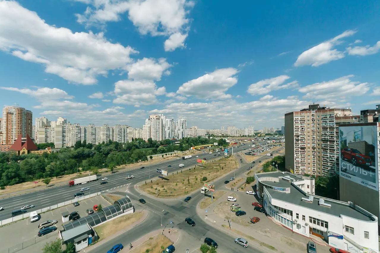 Apartment Poznyaky-Bazhana Kiev